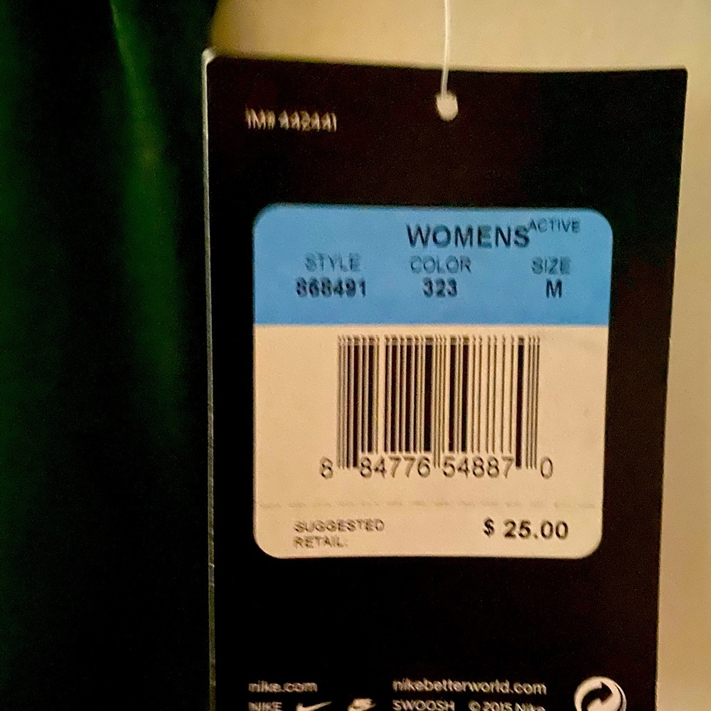 Nike tee shirt NWT